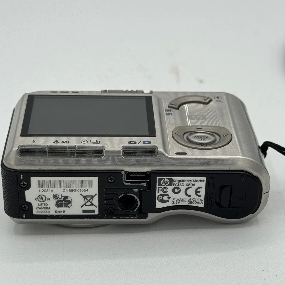HP Photosmart R817 Digital Camera 5.1MP Pentax 5x Optical Zoom Silver Digicam